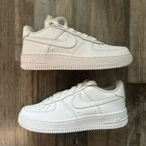 Nike Air Force 1 Preschool White Sneakers Youth Size 2.5Y - New